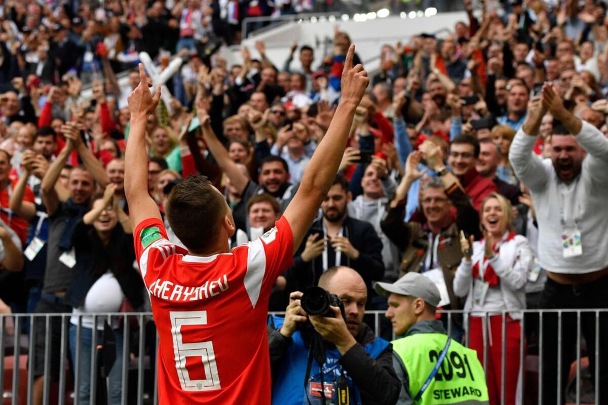 Cristiano Ronaldo anota su primer hat-trick en un Mundial y empata con España