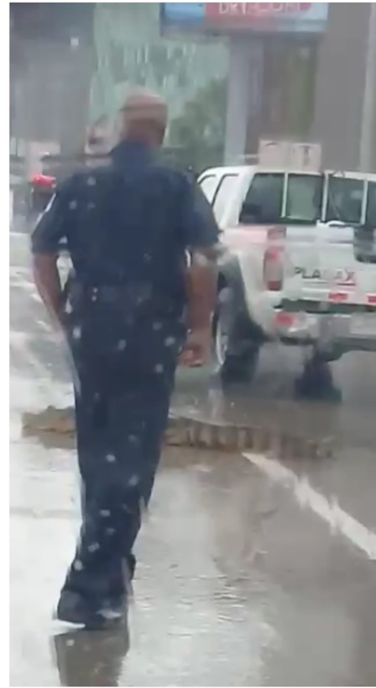 Impactante. Lo atropellan cuando intentaba cruzar el Corredor Sur y se viraliza. Video