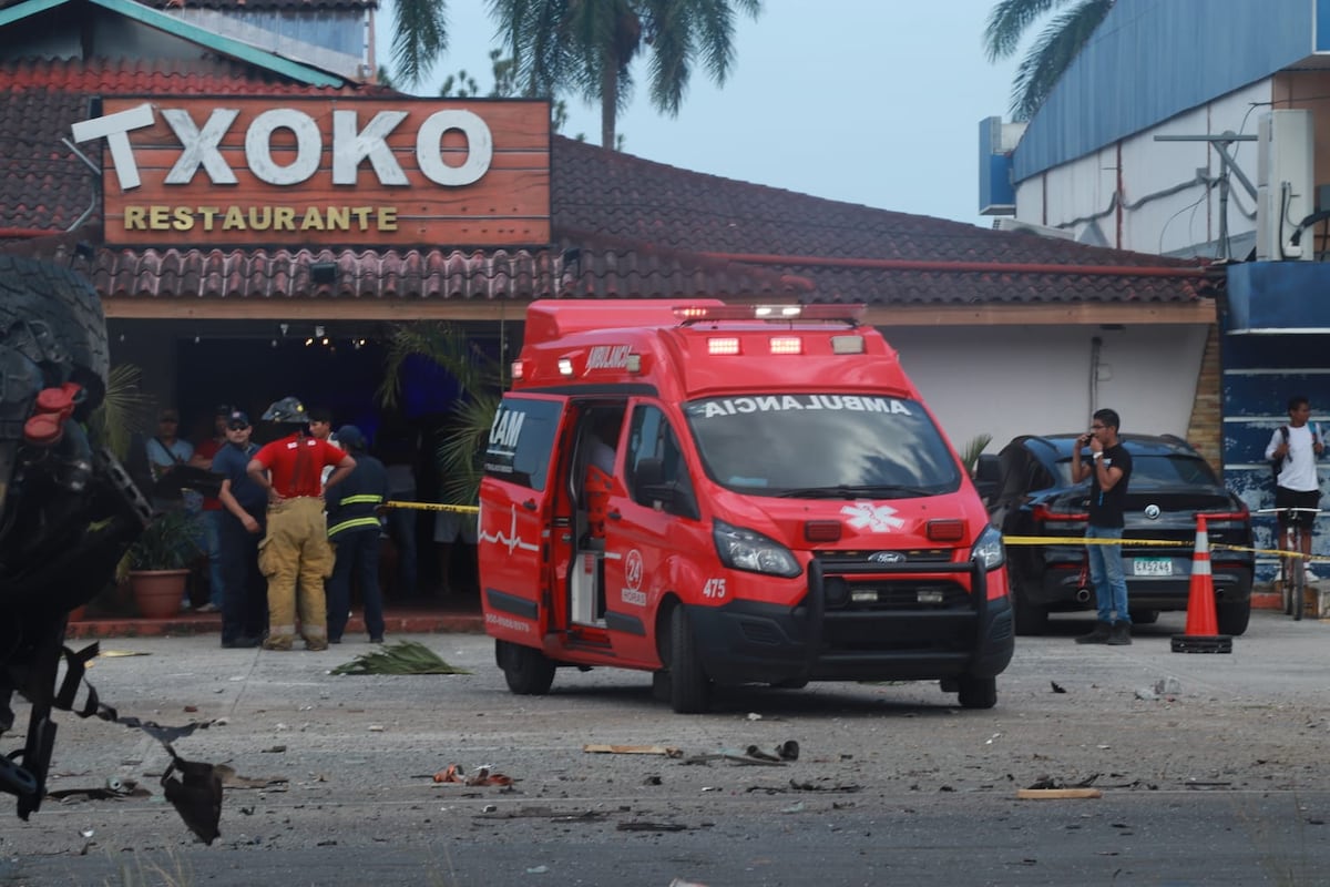 Un muerto, una docena de heridos y varios automóviles colisionados deja accidente en Santa Clara