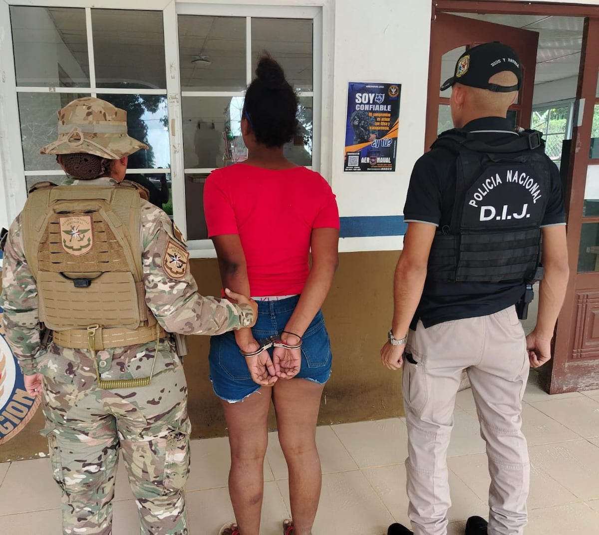 ¡Indignante! Cae mujer que golpeaba a su bebé de un año en Colón