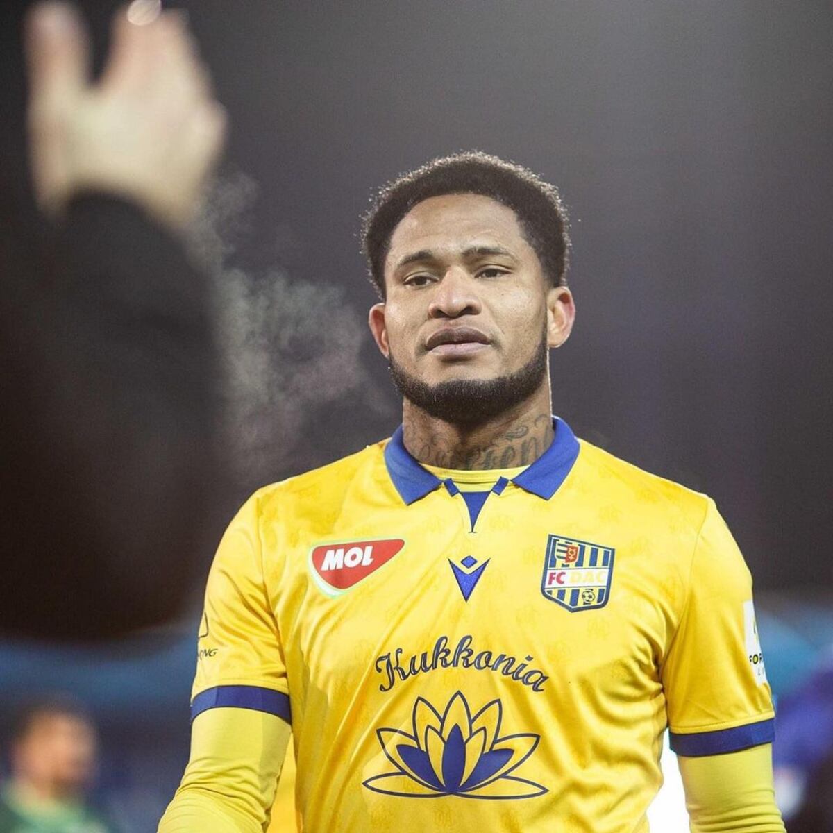 UEFA Conference League: Davis y Blackman ganan en ronda previa del torneo europeo