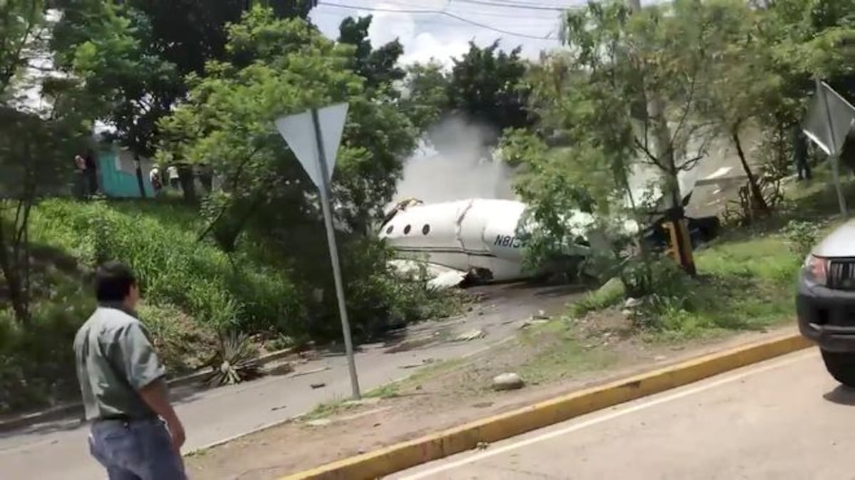 Accidente aéreo en aeropuerto de Honduras deja 6 estadounidenses heridos