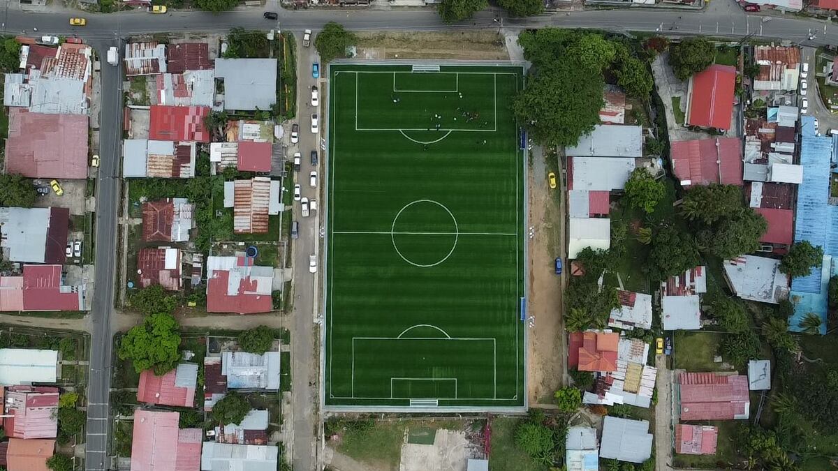Cancha modelo FIFA se construye en Veracruz