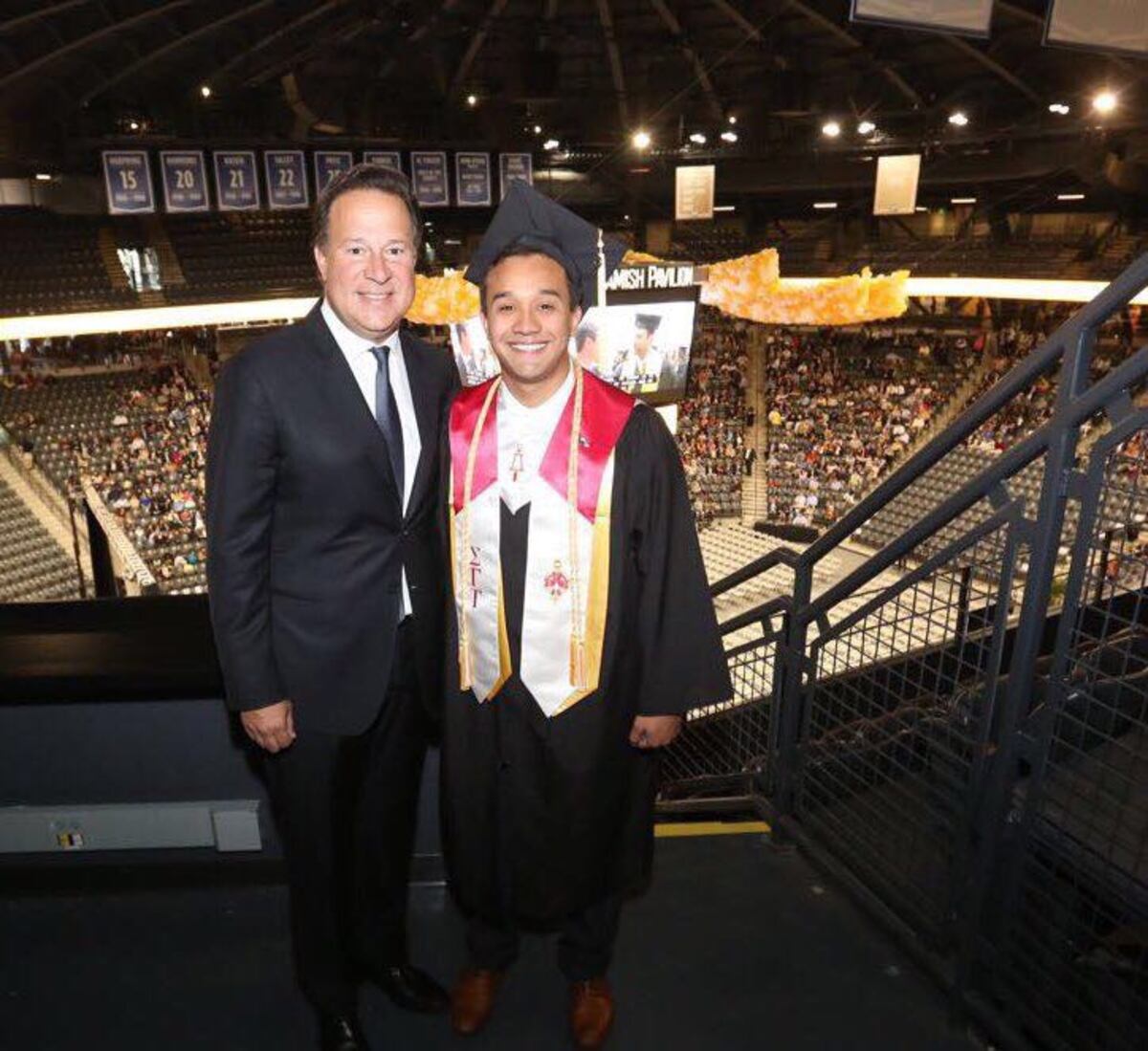 Panameño Ulises Núñez se graduó con altos honores en Ingeniería Aeroespacial
