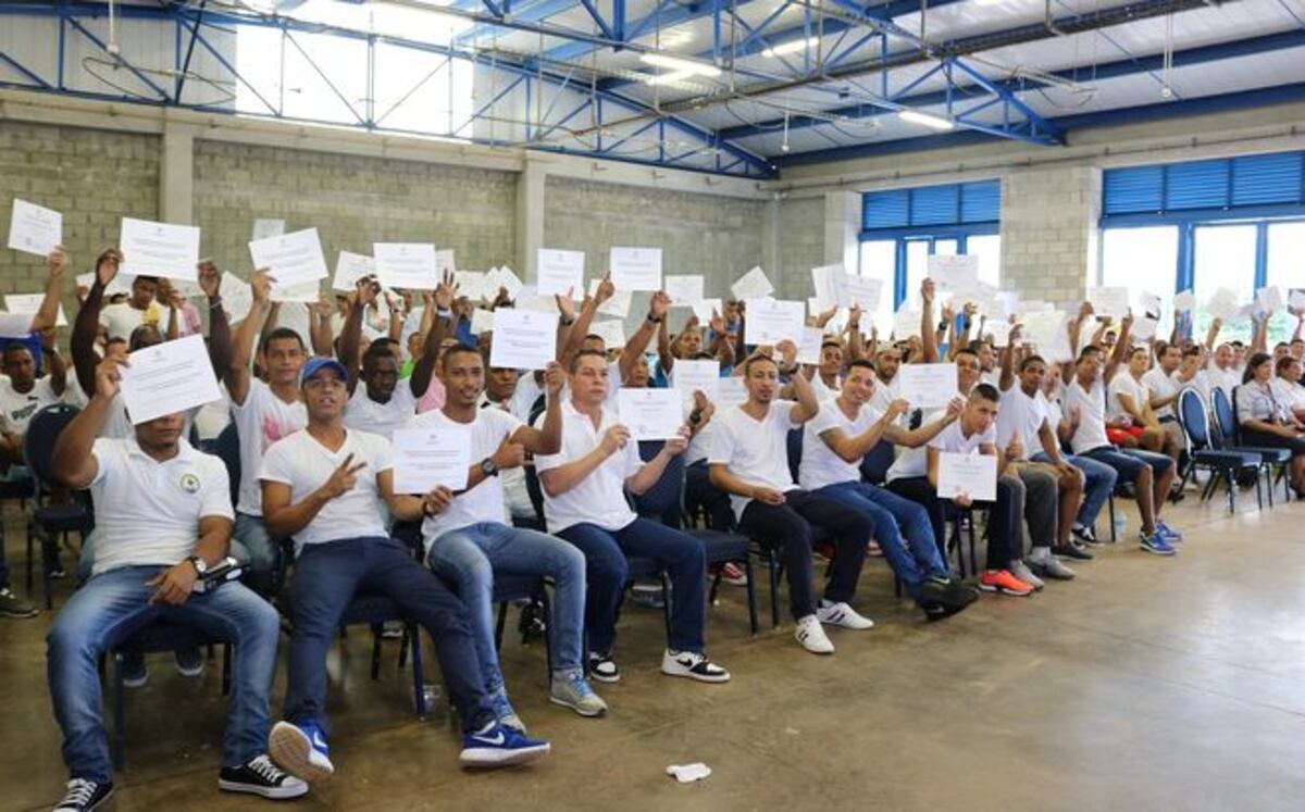 Privados de libertad se capacitan en un oficio