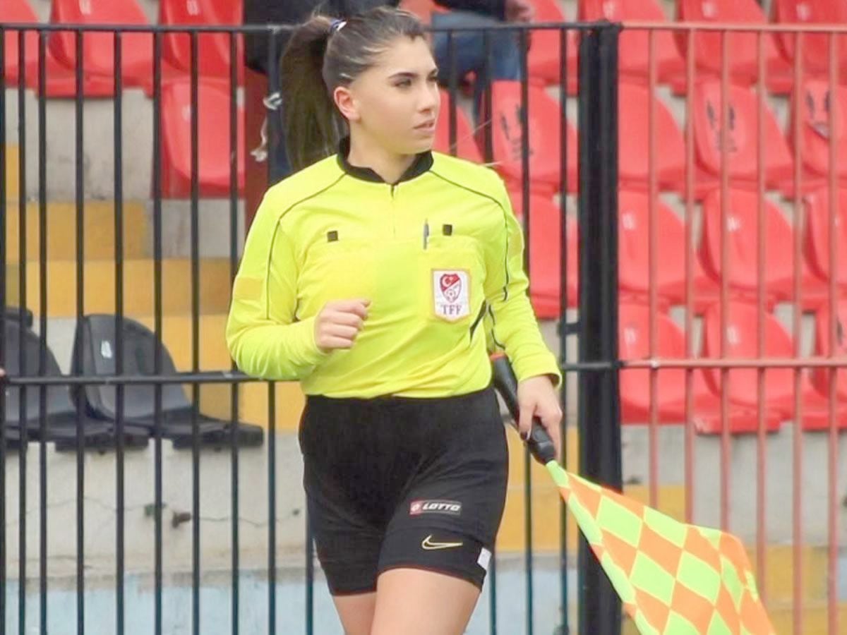 ¡Fenómeno digital! La árbitra que convirtió su escándalo en oportunidad. Ahora cobra por su contenido exclusivo