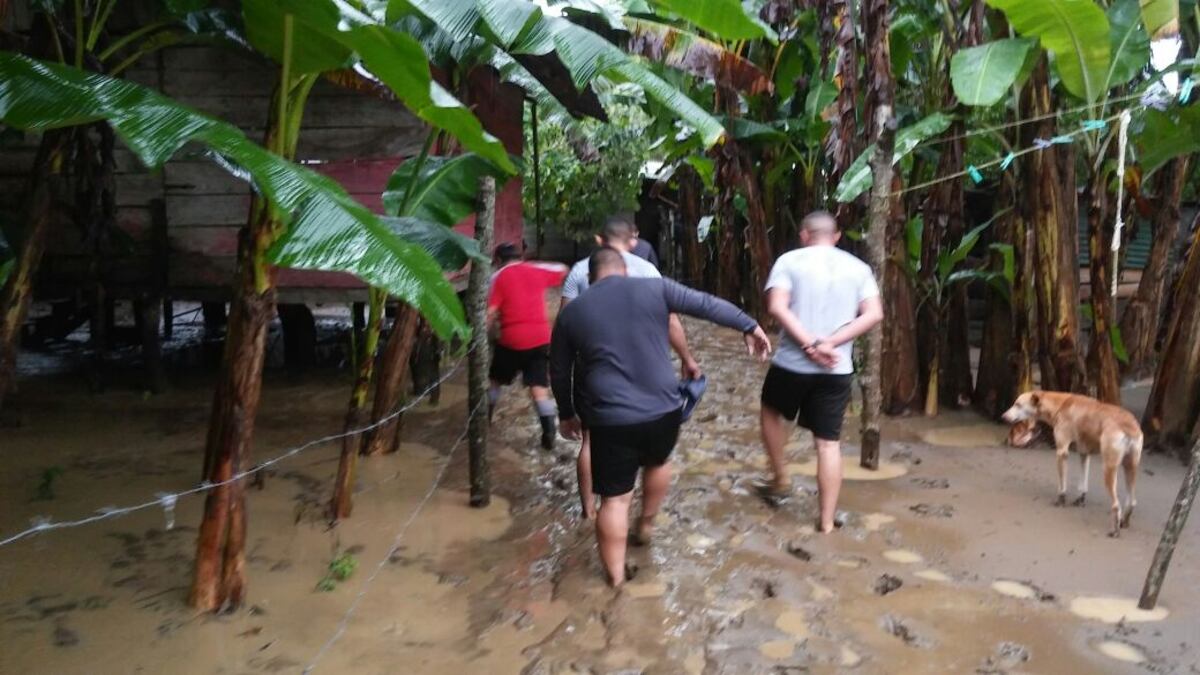 ¡SIN AGUA! Las fuertes lluvias dejan a Barú sin el vital líquido