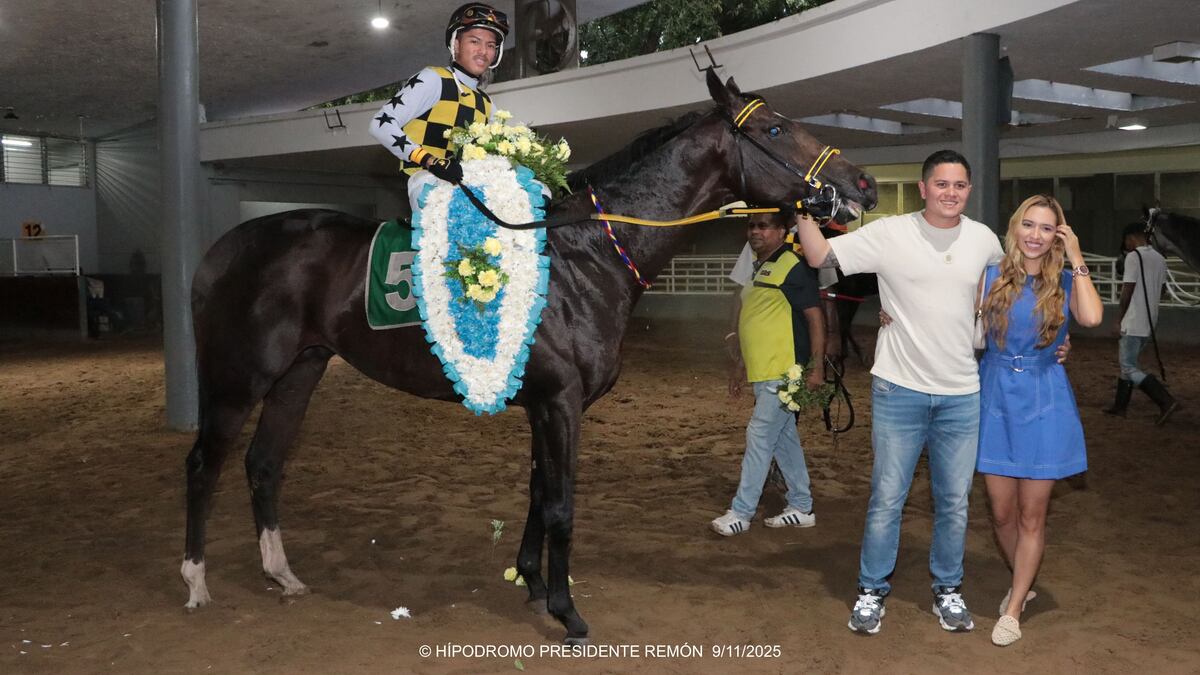 El potro estadounidense ‘Booz Baruc’ domina y gana su segunda gema en la Triple Corona