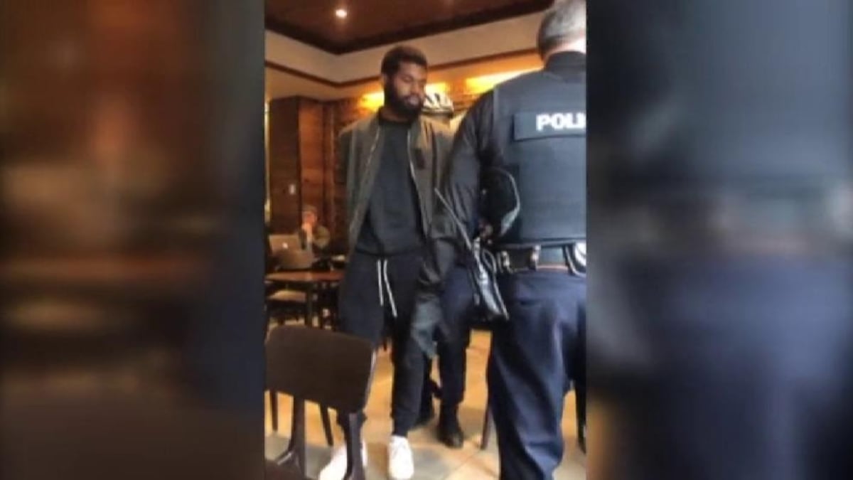 Starbucks cerró sus tiendas en E.U. para educar a sus empleados sobre racismo