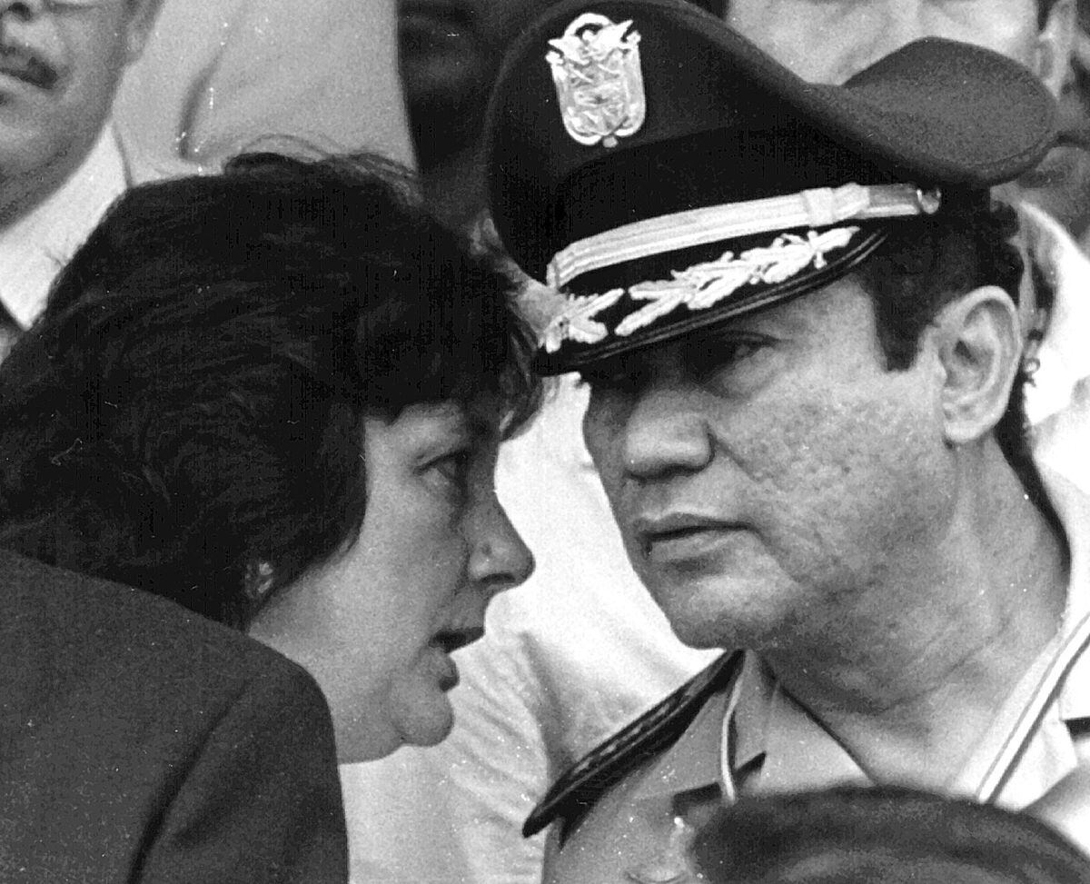 Noriega fue abandonado a muy temprana edad por su madre