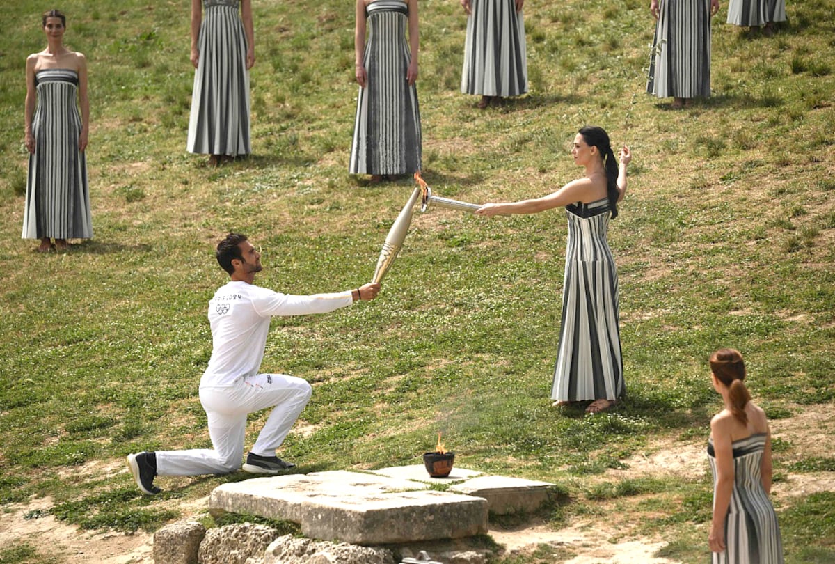 Brilla la llama olímpica, comienza la emocionante cuenta regresiva hacia los Juegos Olímpicos