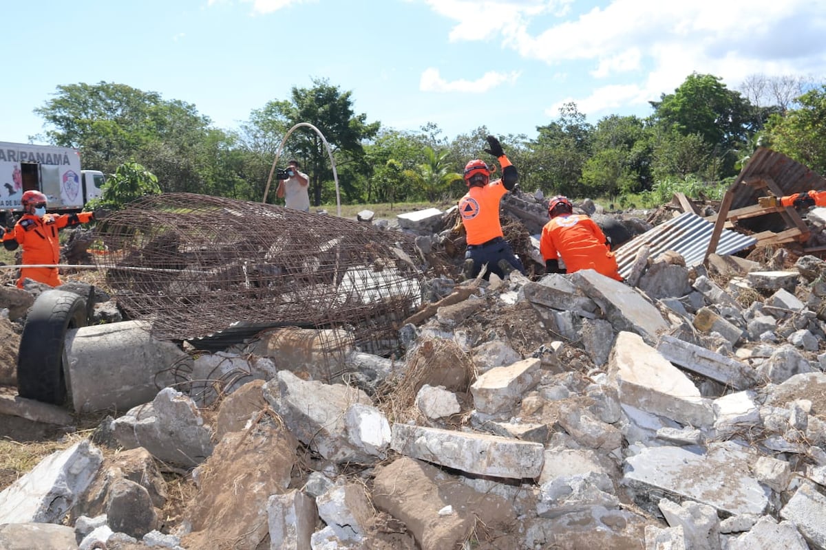 Buena esa. Personal de Sinaproc se capacita en salvamento en estructuras colapsadas