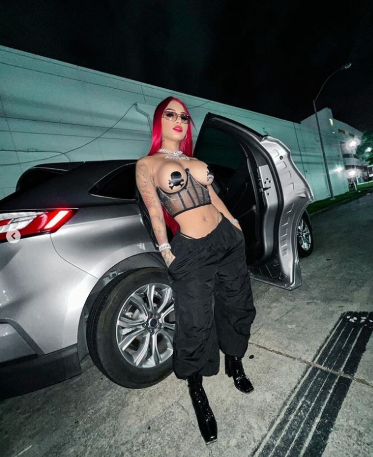 Lisa y atrevida. Anyuri enseña la pechonalidad con unos parches cubre-aréolas +Fotos