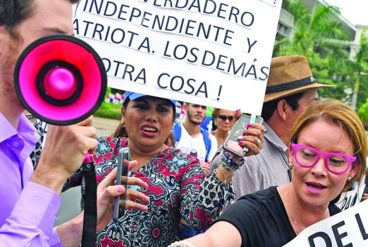 Precandidatos pelean por su postulación 