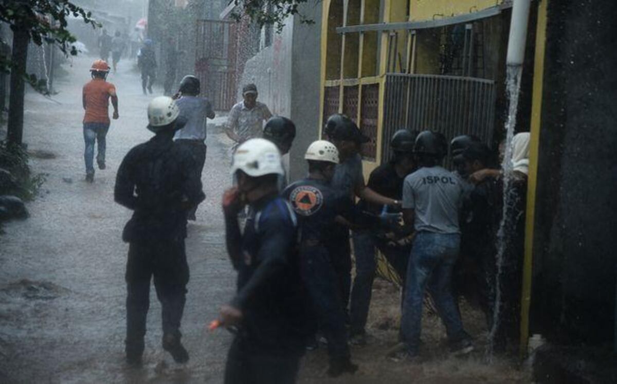 Autoridades alertan de aguaceros y tormentas en Panamá