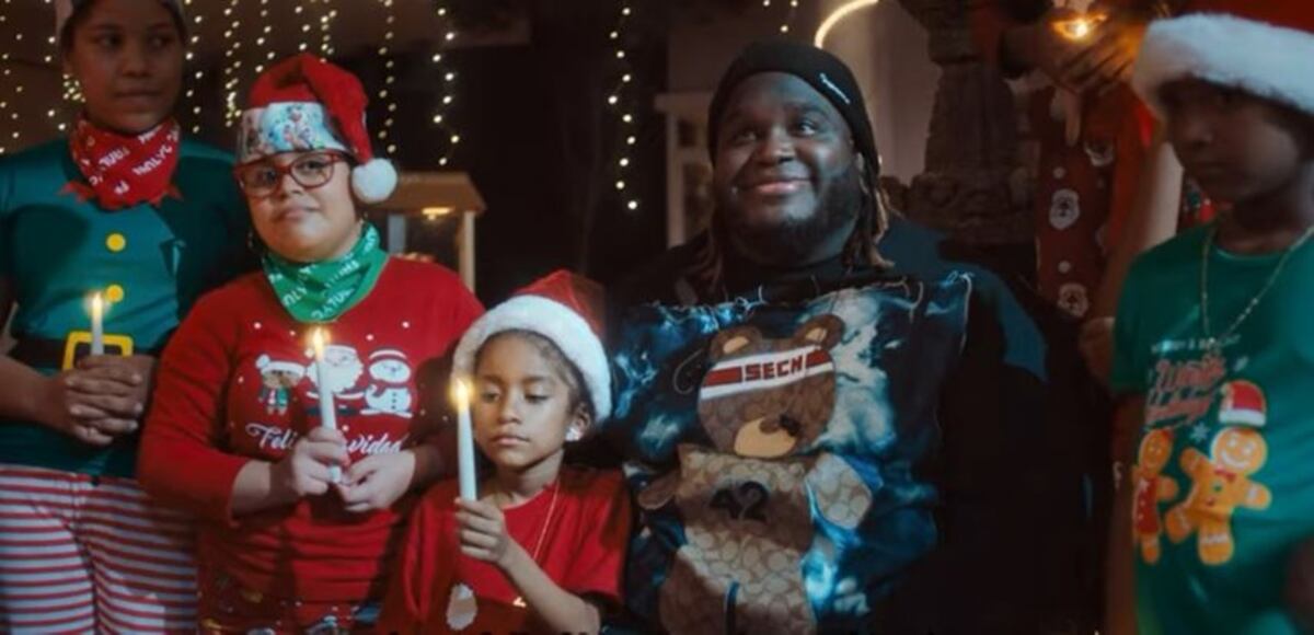 El Peluche les obsequia momentos de alegría a los pequeños de Fanlyc + Videos