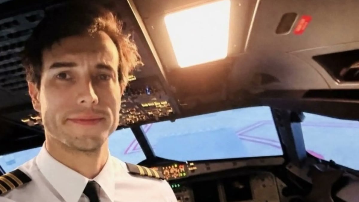 Instructor de vuelo se lanza al vacío en pleno vuelo