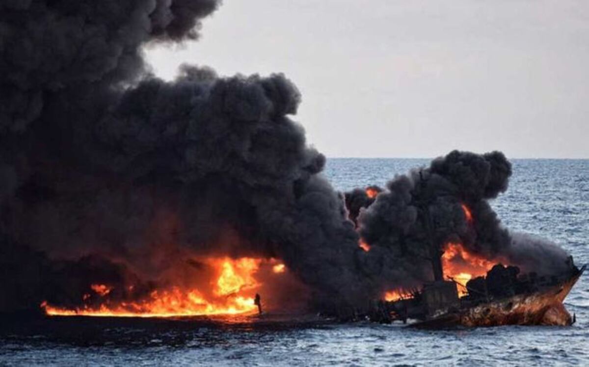 Localizan buque petrolero iraní registrado en Panamá,envían robots subacuáticos