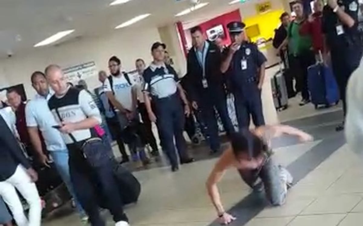 CONMOCIÓN. Se arrebató en el aeropuerto de Tocumen, policía tuvo que intervenir 
