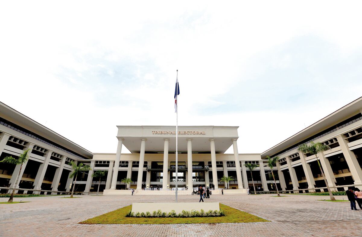 Las figuras que quedarían fuera de la carrera presidencial por la libre postulación