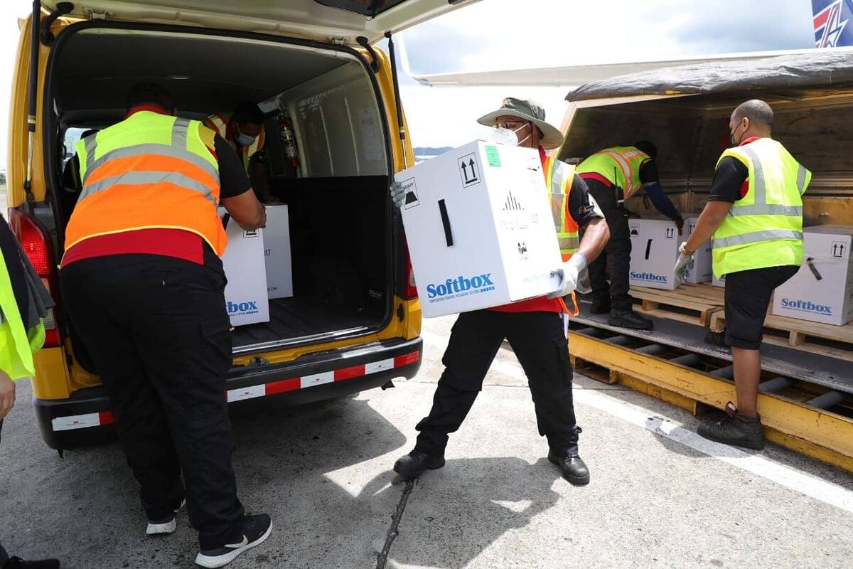 Nuevo lote de vacunas de Pfizer con 43 mil 290 dosis llega a Panamá