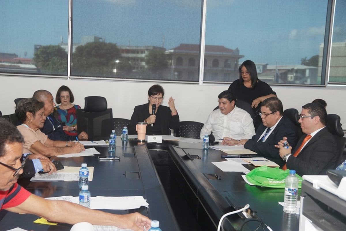¡Jubilados meten presión! Quieren aumento para los que cobran menos de $600 en sus pensiones