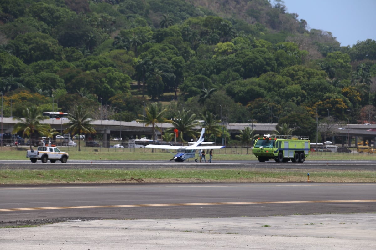 Se fue de nariz. Aterrizaje de emergencia este miércoles en Albrook fue captado en video. Chequee