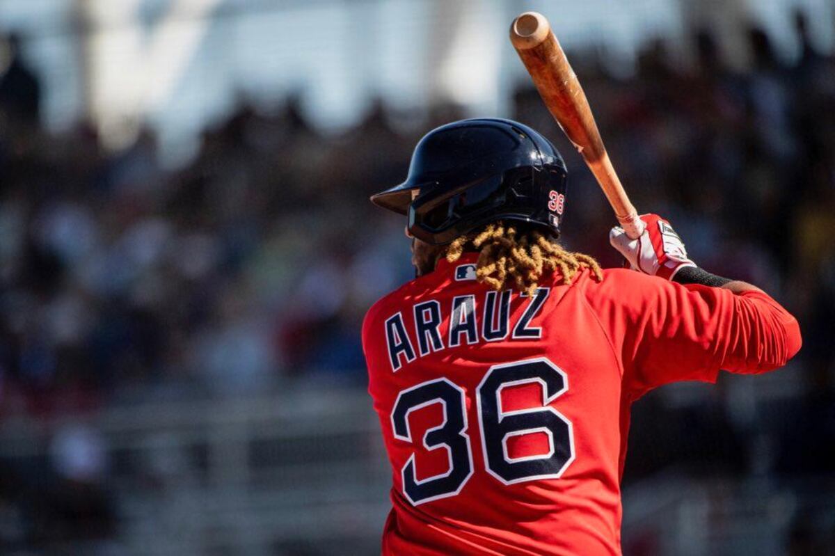 Panameño Araúz da su primer jonrón con los Medias Rojas