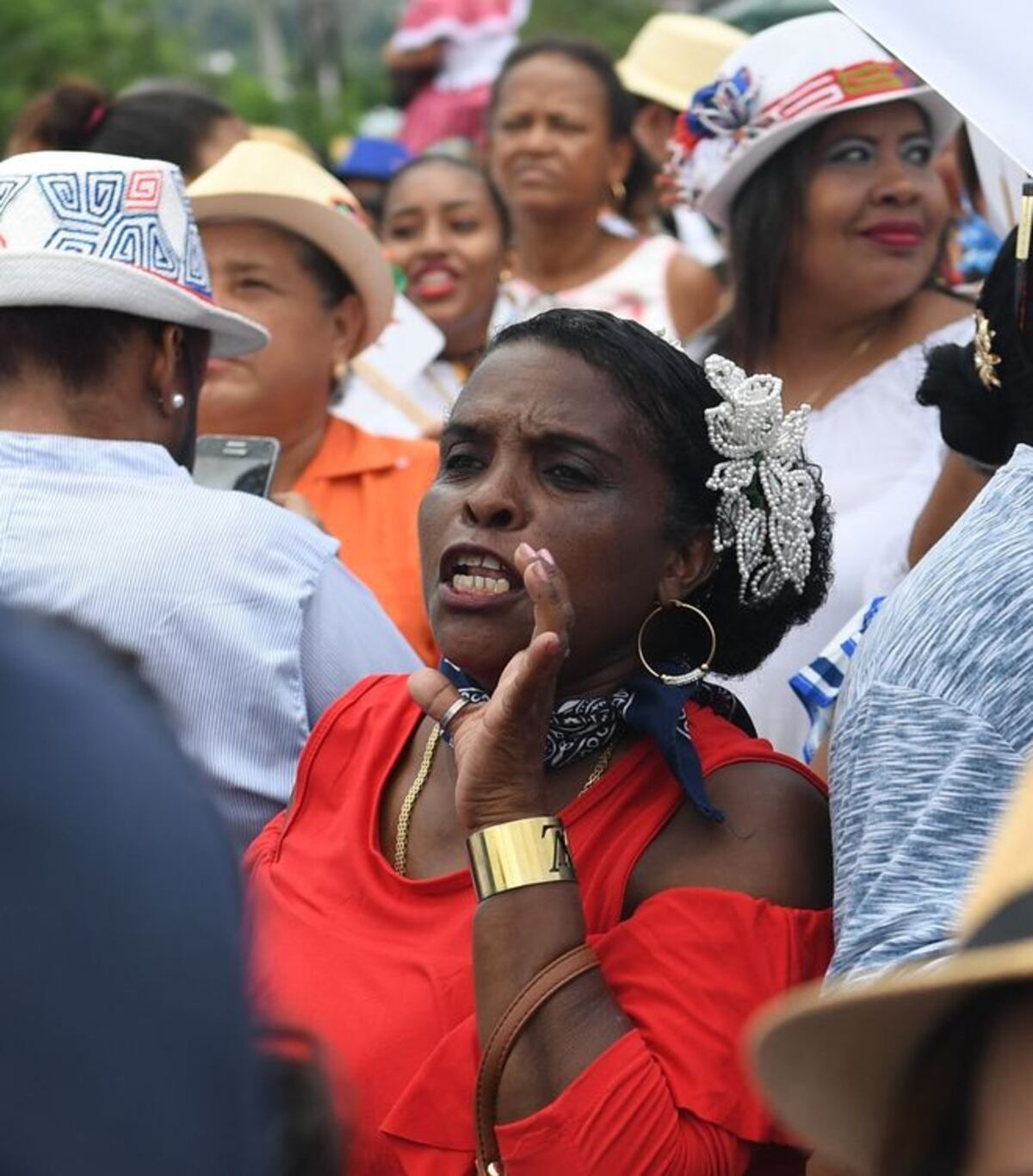 ¡'ES MENTIROSO ESE HOMBRE'! Abuchean y gritan mentiroso a Cumberbatch +AUDIO