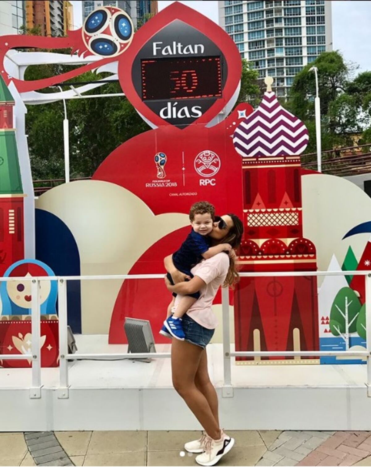 Presentadora del patio promete tatuarse si Panamá pasa de ronda en el Mundial