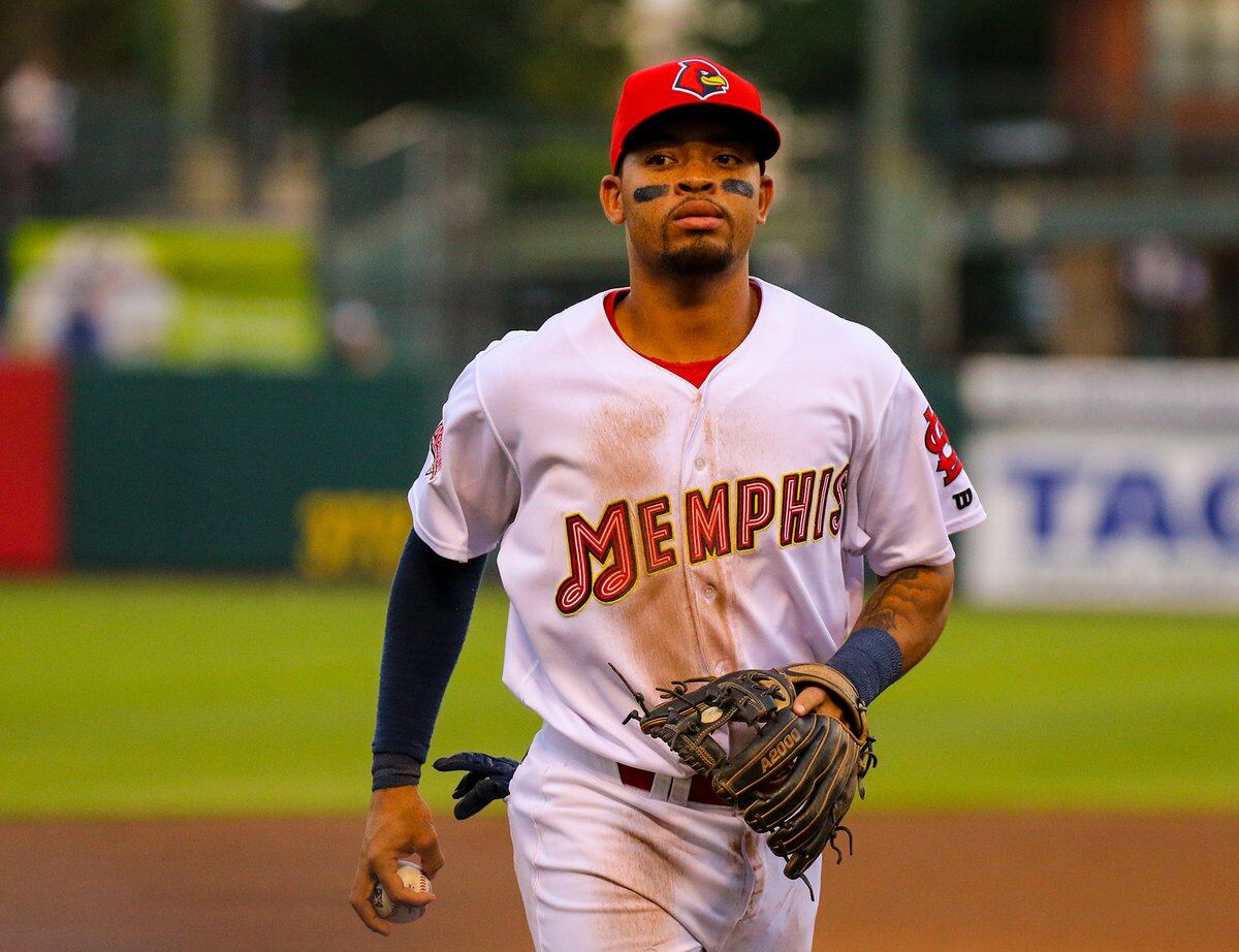 Edmundo Sosa sigue ‘metiendo mano’ a la espera de un llamado a Grandes Ligas