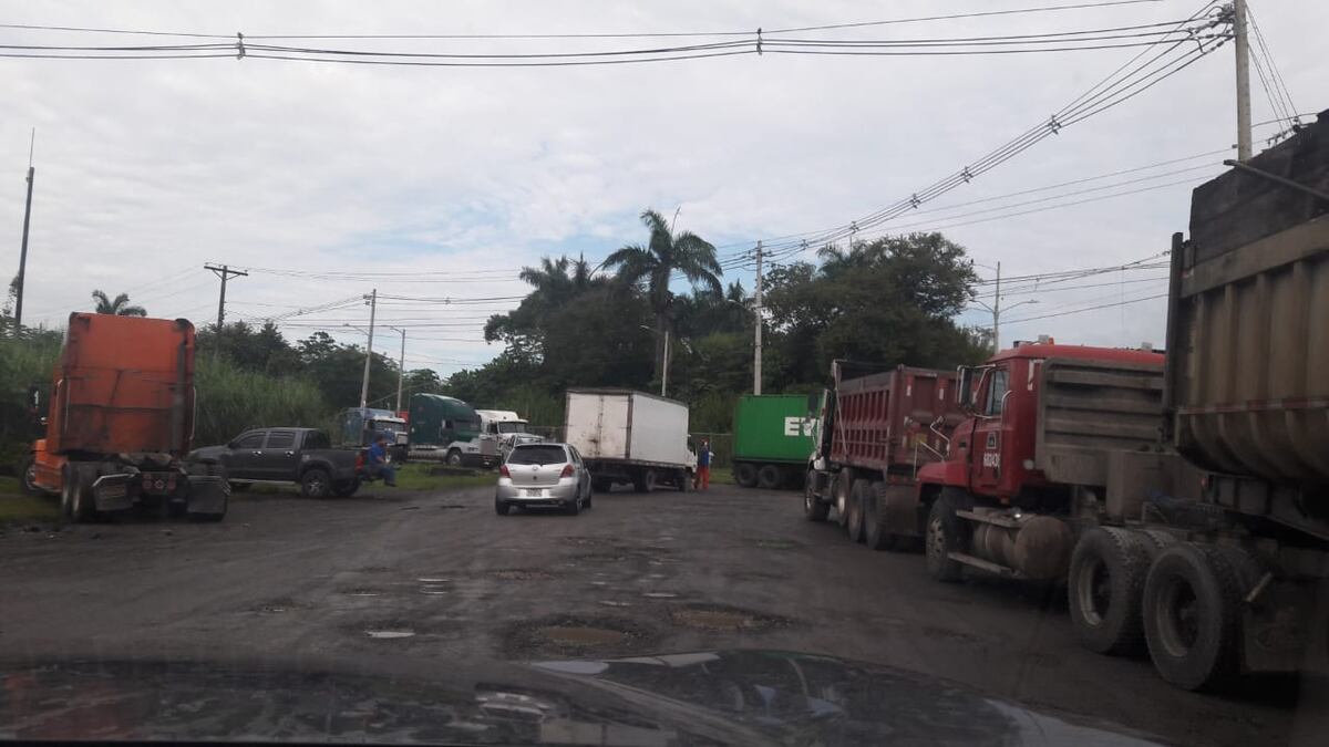 Más de 10 horas de paralización en Colón