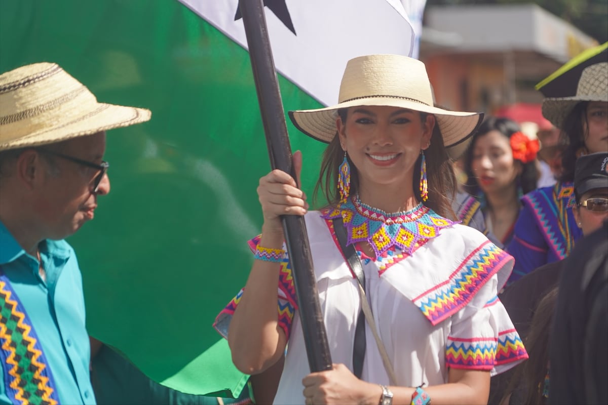 Miles de mujeres desfilan con orgullo en el primer ‘Desfile de las Mil Naguas’