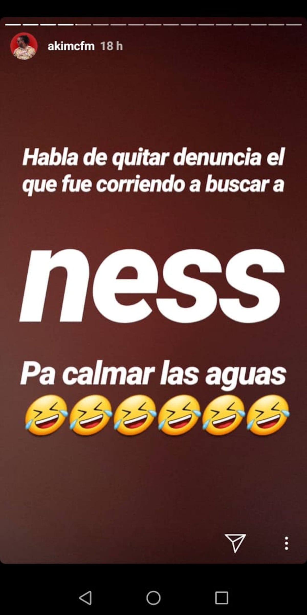 Paren firme. Dubosky responde con ‘Correctivo’ y bandera roja de Irán a Akim, Chamaco y El Boza