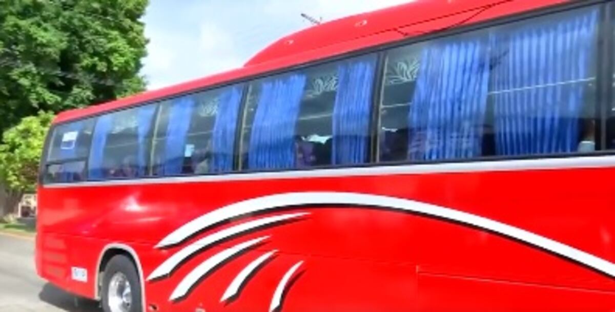 ‘Esto es un asalto’. Con arma en mano roban en bus de ruta. Se hicieron pasar por pasajeros