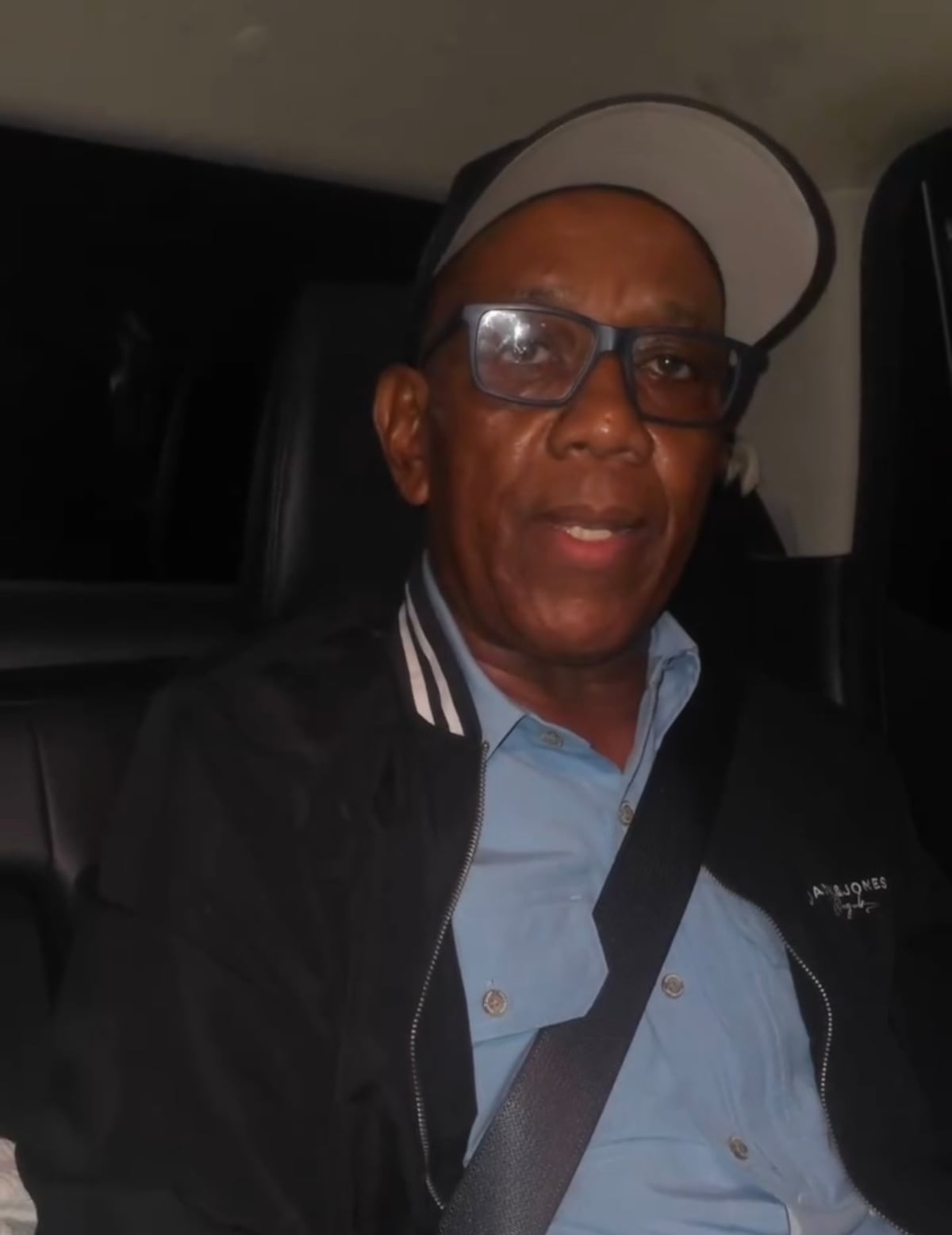 Un retén, un disparo,  carro sin placa y dos versiones: diputado enseña lo que llevaba en el vagón, hasta una máquina de palomitas