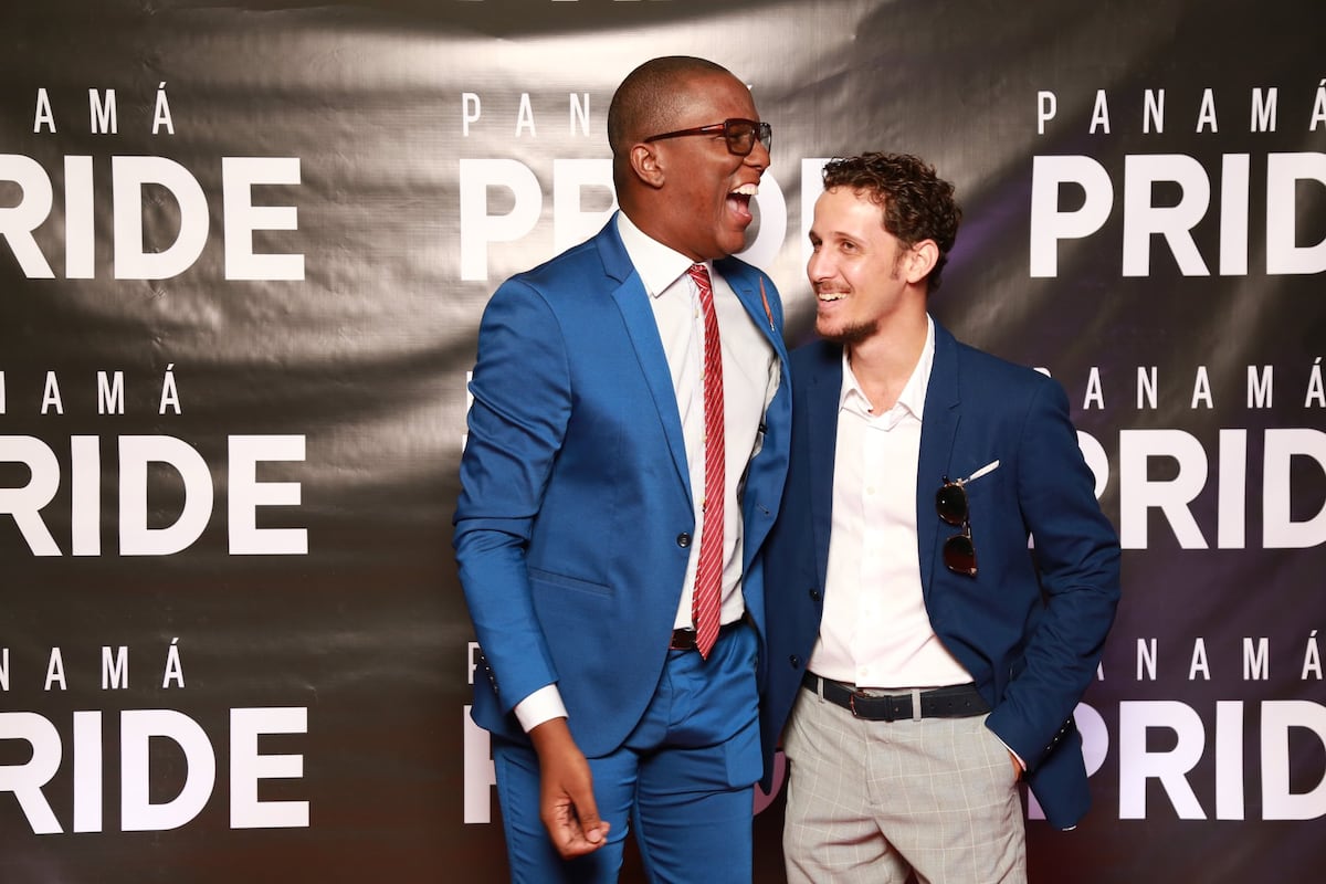 ‘Guapura pura’. Franklyn Robinson muestra a su galán. Agarrados de manos, así lucieron en la alfombra roja