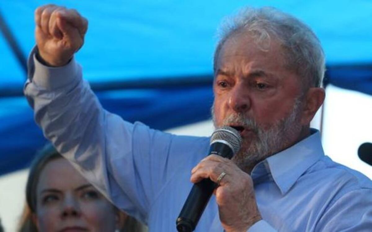 Un juez brasileño devuelve el pasaporte al expresidente Lula da Silva