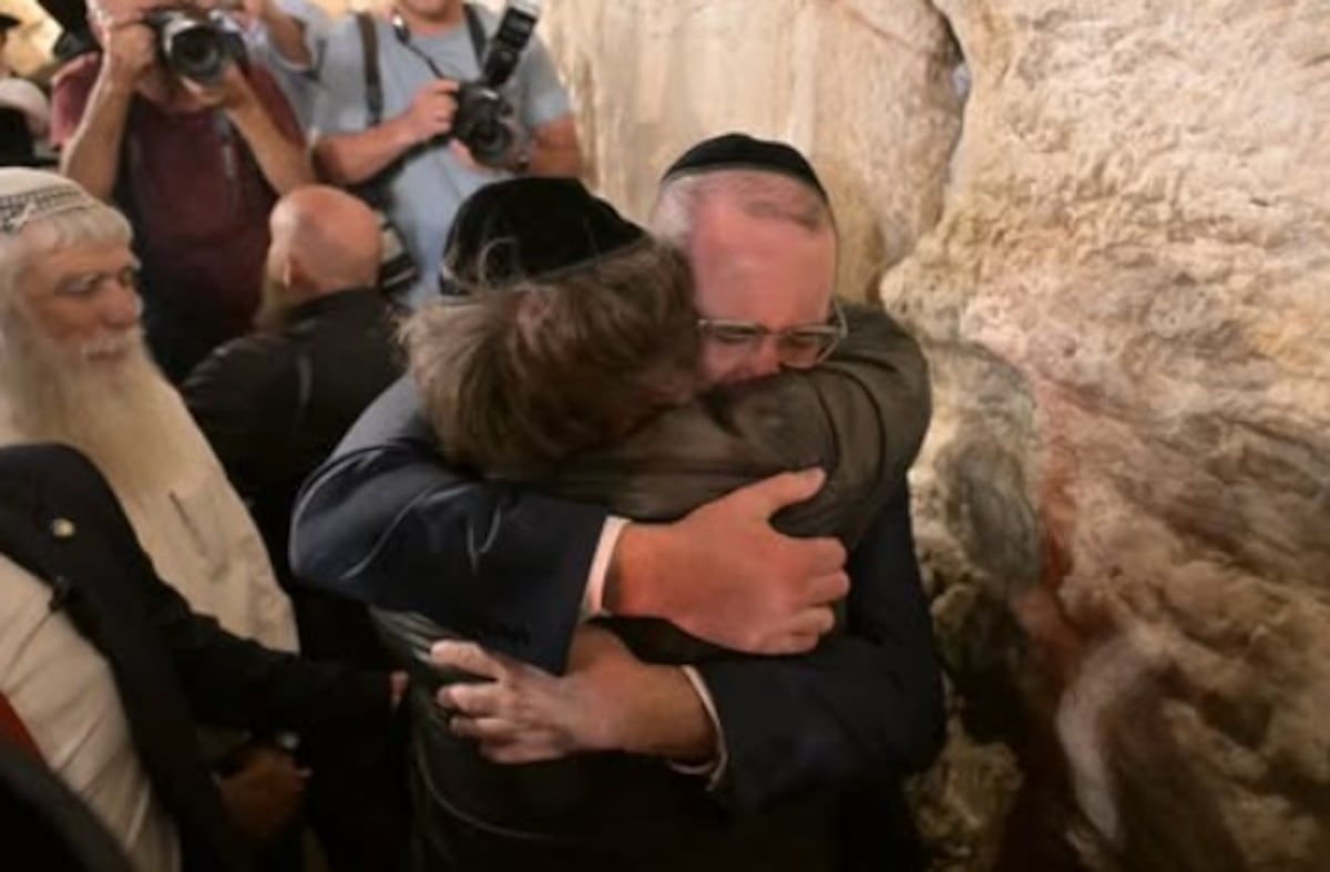 Milei aterriza en Israel y visita el Muro de las Lamentaciones en Jerusalén