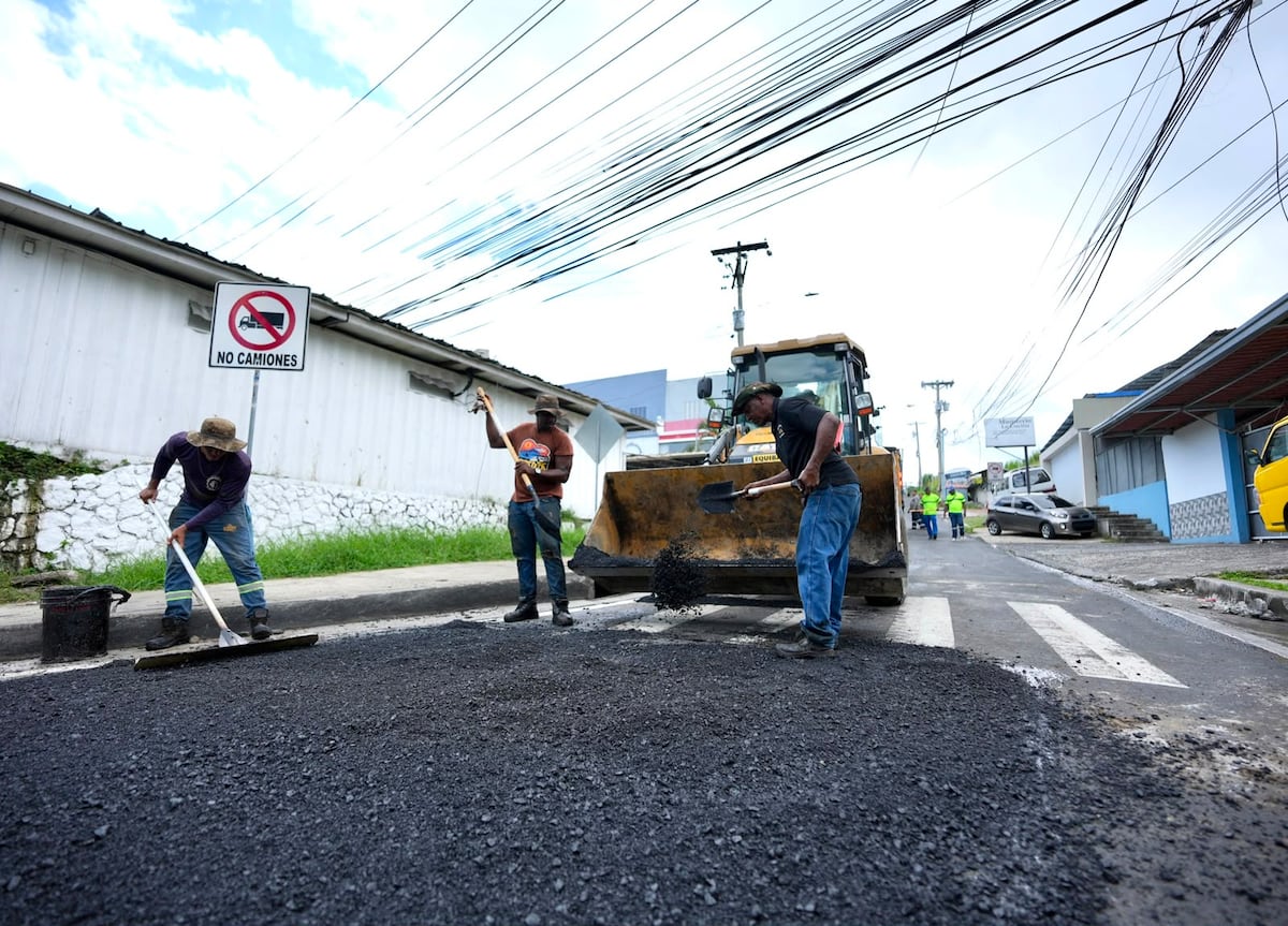 Repavimentan calle de Milla 8 para mejorar el paso de vecinos y conductores