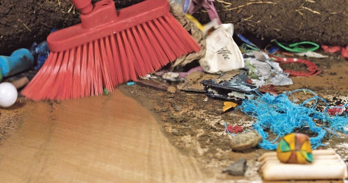 Exhibición artística de Panamá sobre contaminación por plásticos llega a Perú