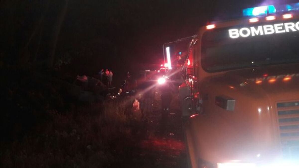 ¡SANTO, ESTABA EBRIO! Pierde el control y termina en una cuneta con todo y carro