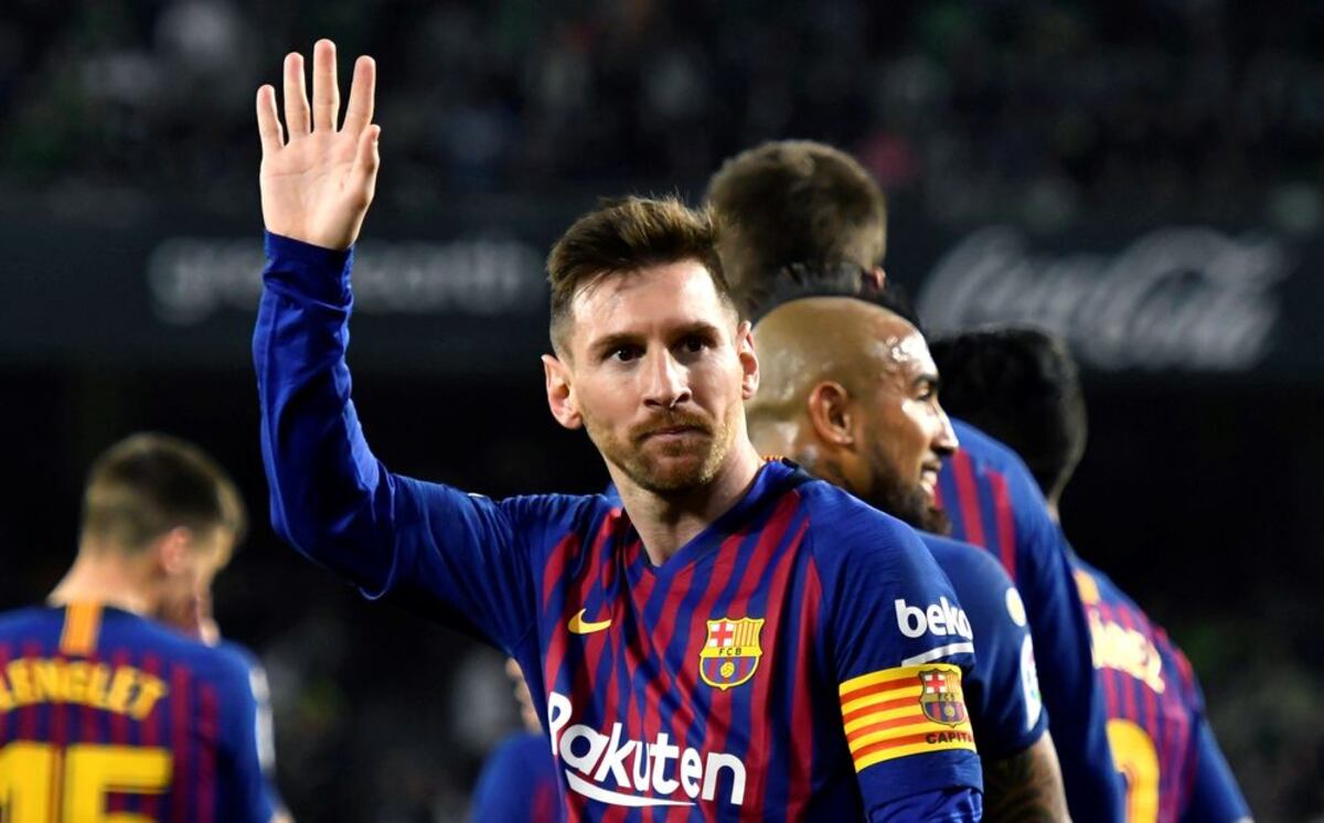 Hat-trick de Messi genera aplausos en Sevilla