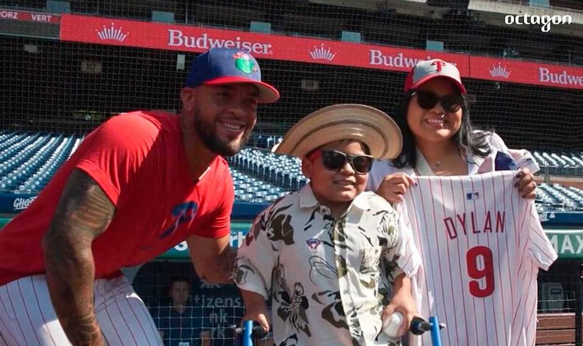 Edmundo Sosa cumple el sueño del pequeño Dylan, héroe panameño en Filadelfia