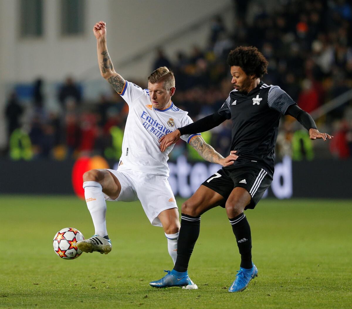 Real Madrid golea al Sheriff y ya está en octavos de la Champions