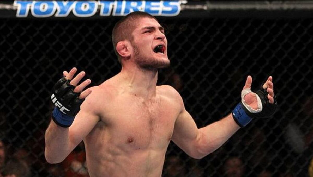 Luchador ruso le arrebata el título a Connor McGregor y reina en la UFC