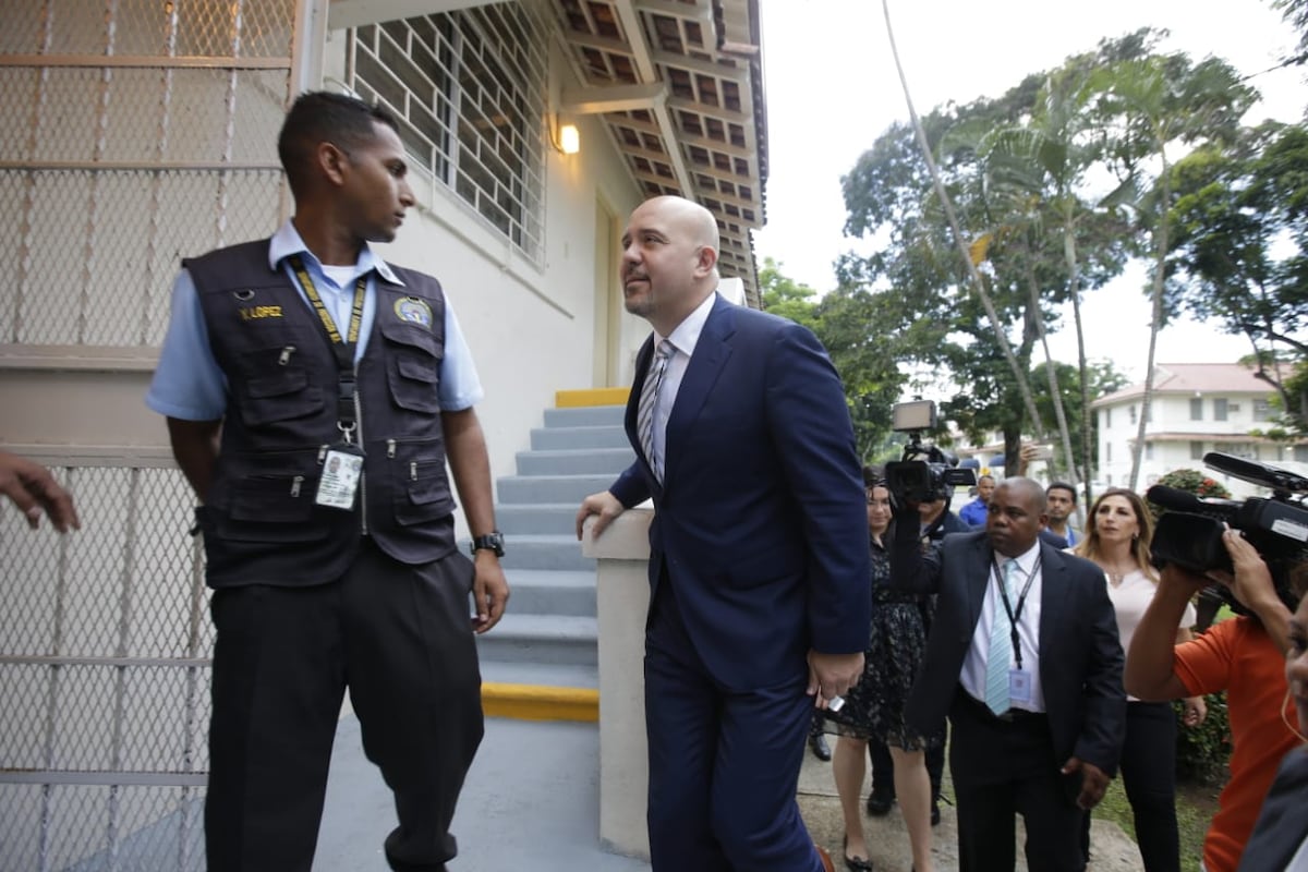 Expectativa. Procuradora Kenia Porcell y Ministro de Seguridad, Rolando Mirones, se reúnen a puertas cerradas