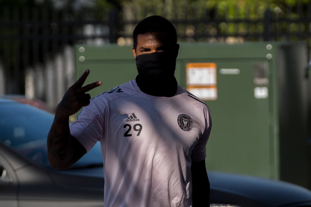 ¿Qué tienen en común el panameño Román Torres, Gonzálo Higuaín y Luis Suárez?