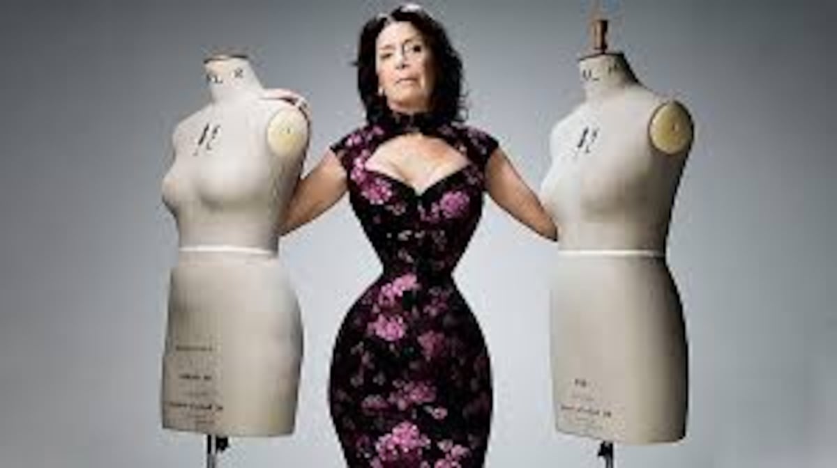 Mujer de 88 años tiene la cintura más delgada del mundo