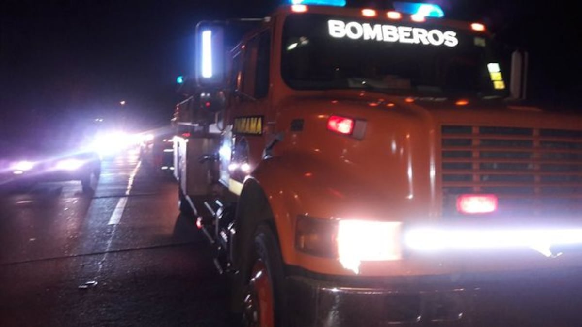 TRÁGICO. Dos muertos deja vuelco en autopista